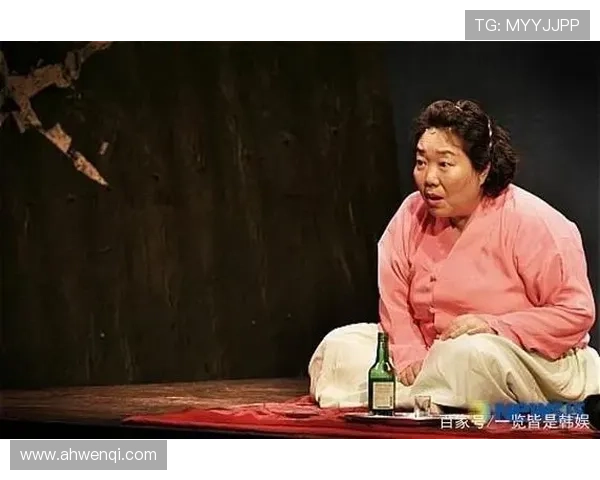 《洗澡堂老板家的男人们》:一场关于烟火气的集体回忆与都市疏离的温柔碰撞 《洗澡堂老板家的男人们》:一场关于烟火气的集体回忆与都市疏离的温柔碰撞